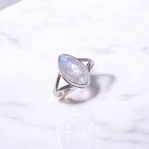 Bijoux vintage en argent sterling 925 avec pierres précieuses naturelles de pierre de lune arc-en-ciel et labradorite, serties en clos, de forme ovale, style bohème - Product Image 2