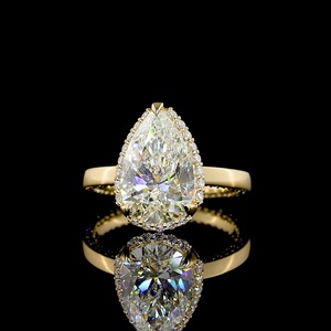 Anillo de compromiso de oro amarillo de 14K con diamante cultivado en laboratorio de corte pera de 3 quilates personalizado, certificado IGI, con halo de moissanita, anillo de boda en forma de lágrima - Product Image 1