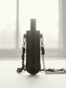 [BFM_BFMBLACKLABEL] กล่องใส่น้ำหอมผ้าทวีดสีดำสุดหรูพร้อมสายโซ่ - Product Image 2