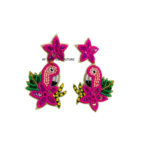 Boucles d'oreilles pendantes artisanales en perles de verre roses, motif floral perroquet et étoile, bijoux ethniques élégants pour femmes, boucles d'oreilles personnalisées - Product Image 1