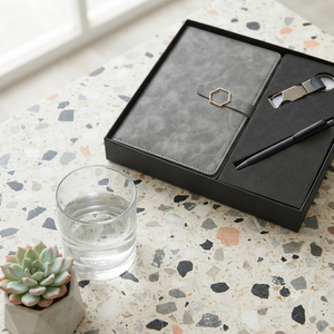 Set de Regalo Corporativo Aurelux Premium Gris con Elegante Cuaderno de Tapa Texturizada y Bolígrafo Negro con Detalles Metálicos - Product Image 6