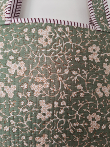 Sac à bandoulière matelassé vert à imprimé floral Shree Balajee pour femme, avec volants mignons, protection pour ordinateur portable - Product Image 5