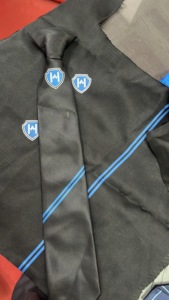 Corbata Escolar Unisex Negra de Poliéster, Tejido Liso, Accesorio de Uniforme para Niños - Product Image 4