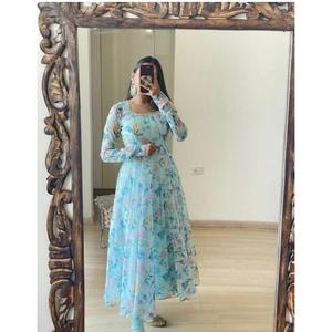 VESTIDO DE TRABAJO CON ESTAMPADO DE GEORGETTE DE DISEÑADOR Y BORDE DE ENCAJE CON DUPATTA SKY - Product Image 3