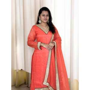 Hermoso Salwar Kameez de Algodón para Fiesta con Bordado, Incluye Pantalón y Dupatta - Product Image 1