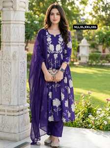 Women's Embroidered Work Cotton <b>Kurti</b> And Pant With Mul Mul Dupatta Set Ready To Wear - Product Image 5