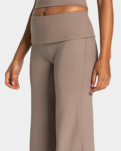 Jogging pour femmes de qualité supérieure, design tendance, pantalons de jogging pour femmes, fabrication au Pakistan, nouveau design de jogging pour femmes - Product Image 4