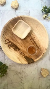 Assiettes rondes compostables en feuilles de palmier de 5 pouces pour buffets, entrées, petites portions et plats saucigènes - Product Image 1