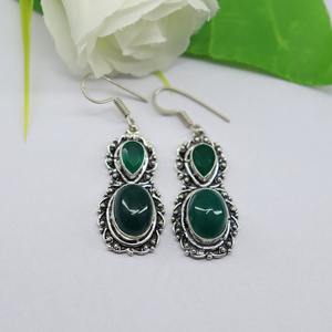 Pendientes de Plata de Ley con Ónix Verde Hechos a Mano, Joyería con Gemas Engastadas en Bisel, Regalo Elegante para Mujer, Accesorio de Moda - Product Image 1