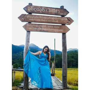 Robe longue bohème bleue pour femme, sans manches, avec empiècements en dentelle, idéale pour l'été, la plage, les vacances et les festivals - Product Image 3