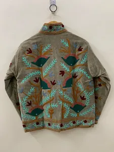 Chaqueta de Terciopelo Bordada con Motivos Florales Étnicos Indios, Hecha a Mano, Unisex, Estilo Bohemio Artesanal Tradicional, Transpirable, de Algodón - Product Image 2