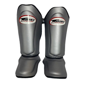 Protège-tibias personnalisables en cuir de vachette véritable à 100 %, légers, avec fermeture auto-agrippante - Protection Muay Thai MMA TWINS, logo personnalisé. - Product Image 1