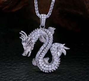 Collar con Colgante de Dragón con Incrustaciones de Diamantes Moissanite VVS, Joyería de Lujo Estilo Hip Hop - Product Image 1