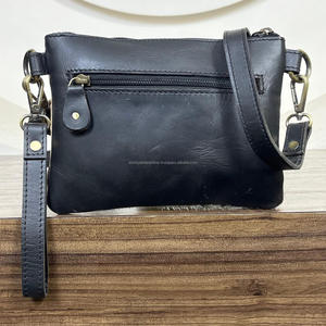 Sac bandoulière en cuir de vachette de qualité supérieure fait à la main, motif à carreaux, pochette à poignet, sac bandoulière bohème, pochette pour femmes - Product Image 5