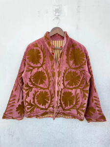 Chaqueta Bomber de Terciopelo 100% con Patrón Floral Bordado Vintage Reversible al por Mayor - Ropa Ecológica Cortavientos para Invierno/Otoño - Product Image 1