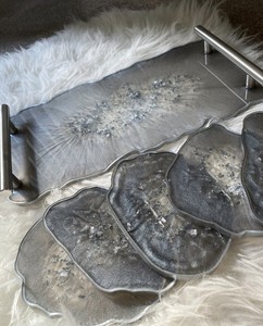 Decorative Resin Platter Luxury Craftsmanship Suitable for Serving Food Beverages and Display Arrangements - Product Image 1