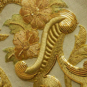 Broche Formal de Lujo para Mujer, Bordado a Mano, en Resina Beige Dorada, Personalizado para Bodas y Fiestas, OEM, para Todas las Temporadas - Product Image 6