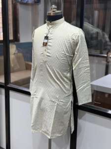 Kurta Ligera y Elegante de Fabricación India para Hombre, Perfecta para Uso Diario u Oficina y Fiestas, Disponible para Exportación - Product Image 6