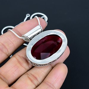 Pendentif artisanal en grenat rouge : Bijou fait main - Product Image 2