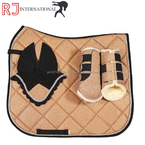 Ensemble de tapis de selle de dressage personnalisé à paillettes, respirant avec rembourrage en polyester, bonnet d'oreille et bottes pour l'équitation - Product Image 4