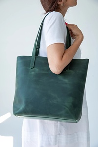 Premium Genuine Leather Fringe Handbag for Women – Vintage Boho Style Shoulder <b>Bag</b> with Tassels & <b>Studded</b> Detail - Product Image 5