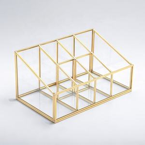 Moderna Caja Organizadora de Joyas de Lujo con Marco de Latón y Vidrio Templado para Maquillaje, Tocador y Decoración del Hogar - Product Image 1