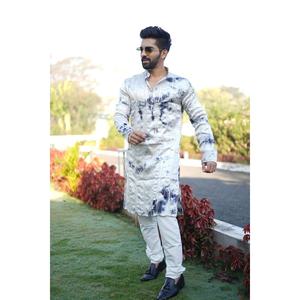 KURTA DE DISEÑADOR PARA HOMBRE EN SEDA, VISCOSE Y LINO CON PAYJAMA GRIS Achkan/Sherwani - Product Image 2