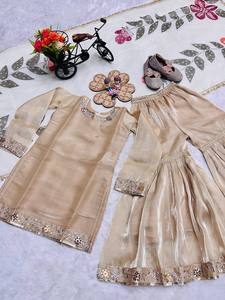 Traje Sharara de Seda para Bebés Niñas con Bordado Floral, Ropa Étnica para Bodas, Atuendo Minimalista para Fiestas, Dupatta, Ropa al por Mayor - Product Image 5