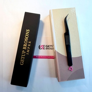 แหนบดัดขนตา Getup Brosons Impex ปลายหยัก สแตนเลสสตีล ความแม่นยำสูง โค้งงอ สีดำ พร้อมกล่องลายหัวใจสีชมพู - Product Image 3