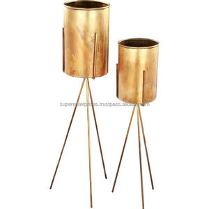 Jardinière en métal vintage avec support, idéale pour les plantes de balcon, pots de fleurs, décoration intérieure, accent de charme industriel - Product Image 6