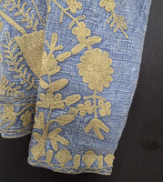 Nouvelle arrivée Vinayak Exports : veste matelassée d'hiver en coton bleu brodée à la main, respirante et écologique pour femmes