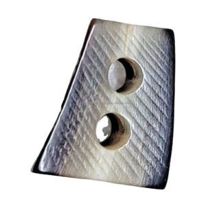 Botón de Palanca de Cuerno de Diseño de Moda, Único y Hecho a Mano - Product Image 1