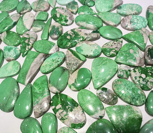 Lot de cabochons en variscite verte naturelle, formes variées (ovales, octogonaux, poires, rondes), pierres lâches à facettes, taille libre, prix de gros - Product Image 6