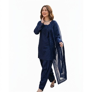 Costume Salwar traditionnel vert pour femmes, longueur cheville, avec dupatta brodée, coupe régulière, style Inde Pakistan, en coton, pour usage quotidien - Product Image 5