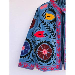 Chaqueta Varsity Bordada a Mano con Diseño Suzani, Estilo Bohemio, Color Azul, para Otoño e Invierno, Chaqueta Duster de Algodón y Terciopelo con Botones para Mujer - Product Image 6