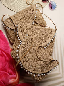 Sac bandoulière bohème en raphia fait main, sac à l'épaule en paille tressée avec perles, sac de plage d'été – Vente en gros Fabricant - Product Image 1