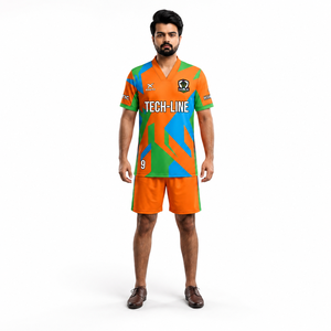 Maßgeschneidertes Retro 1990er Herren-Fußballtrikot - Recyceltes Polyester V-Ausschnitt Übergroße Weite Passform OEM Sialkot - Product Image 1