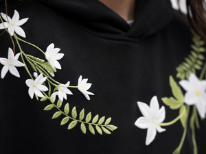 Sudadera con Capucha Extra Grande para Mujer, con Estampado Floral y Ramas Bordadas, de Felpa Premium, Estilo Casual Urbano para Invierno - Product Image 4