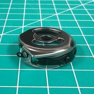 CP-G12M(BR)TR, CP-G12M(BR)TR-2 S09278-001 TAPA DE BOBINA para Máquinas de Coser de Doble Aguja Brother LT2-B872 T-8722 Series - Product Image 4