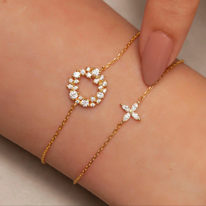 Bracelet manchette délicat en diamant de laboratoire, taille marquise, motif fleur, luxe minimaliste, or 14K/18K, cadeau idéal pour les fêtes pour femme - Product Image 1