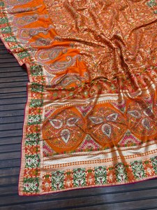 Sari tradicional de seda naranja y rosa con bordado paisley y borde floral para mujer, ropa de boda, India, Pakistán - Product Image 2