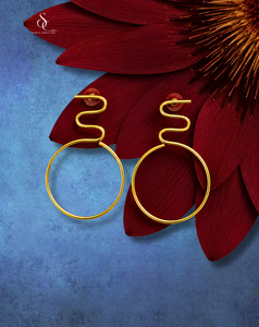 Boucles d'oreilles pendantes en laiton plaqué or 18 carats avec motif en zigzag pour femmes, bijoux tendance pour les soirées - Product Image 1