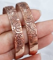 Juego de Pulseras y Anillo de Corazón de Aleación de Cobre con Mantra Religioso Asthamangal - Joyería Romántica Unisex Hecha a Mano con Engaste de Canal
