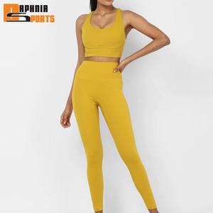 Ensemble de yoga pour femmes, leggings élégants et soutien-gorge de sport pour le fitness et la course à pied, leggings et soutien-gorge doux et confortables - Product Image 1