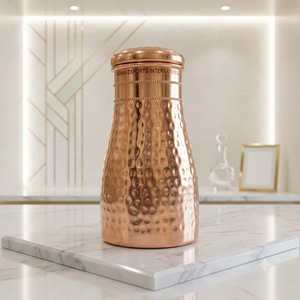 Bouteille d'eau en cuivre martelé avec couvercle, design traditionnel. (Cuivre pur certifié) - Product Image 1
