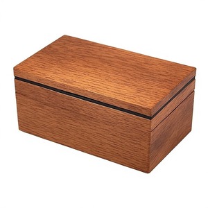 Estuche de madera para puros de lujo, acabado a mano, diseñado para un estilo clásico con construcción duradera y superficie suave. - Product Image 4
