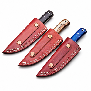 Cuchillo de caza hecho a mano con hoja de acero de Damasco, mango de madera y funda de cuero. - Product Image 6