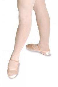 Chaussons de danse souples personnalisés pour femmes, dessus en satin, doublure en coton, semelle extérieure en caoutchouc, talon plat, couleur rose, prêts à être expédiés - Product Image 5