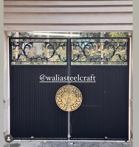 ประตูรั้วหลักอะลูมิเนียมพรีเมียมพร้อมโครงเหล็กดัดและลวดลายทองเหลืองฝัง ประตูทางเข้าดีไซน์หรูหรา - Product Image 2