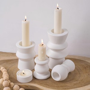 Porte-bougie décoratif en résine pour la maison et les événements, élégant support en résine pour bougies chauffe-plat et table - Product Image 4